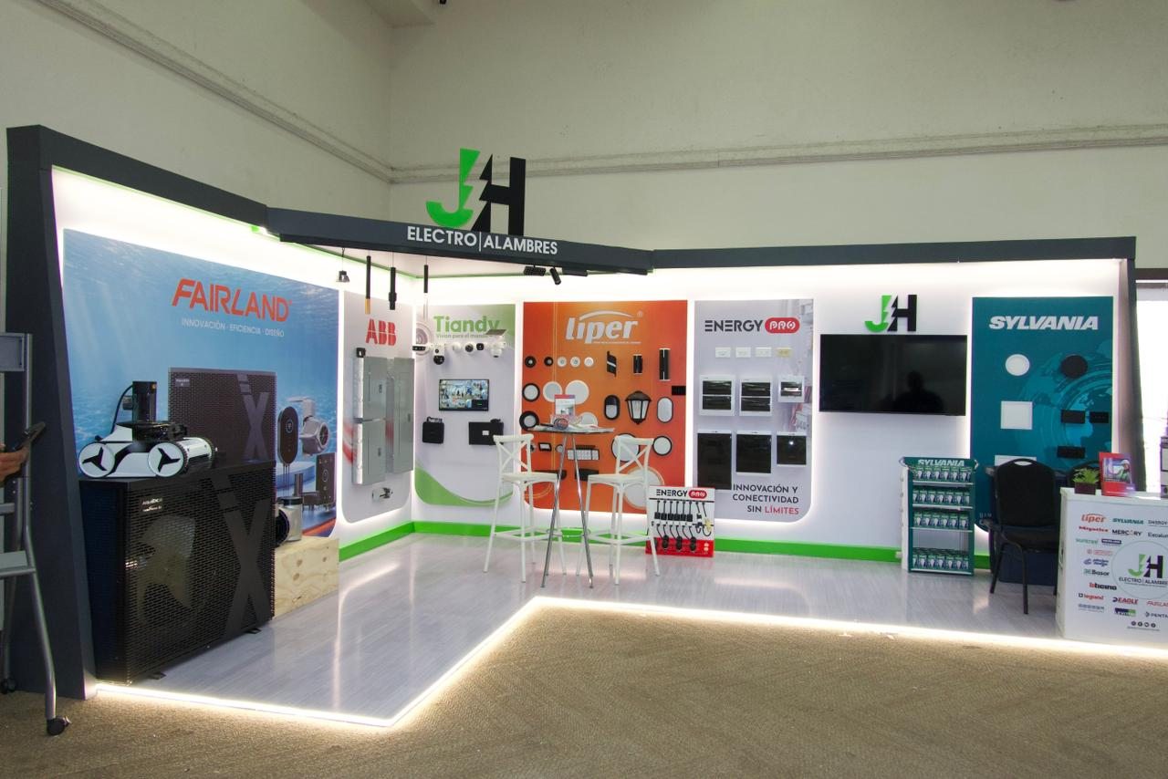 Vista general del stand por A. Guzman Studio